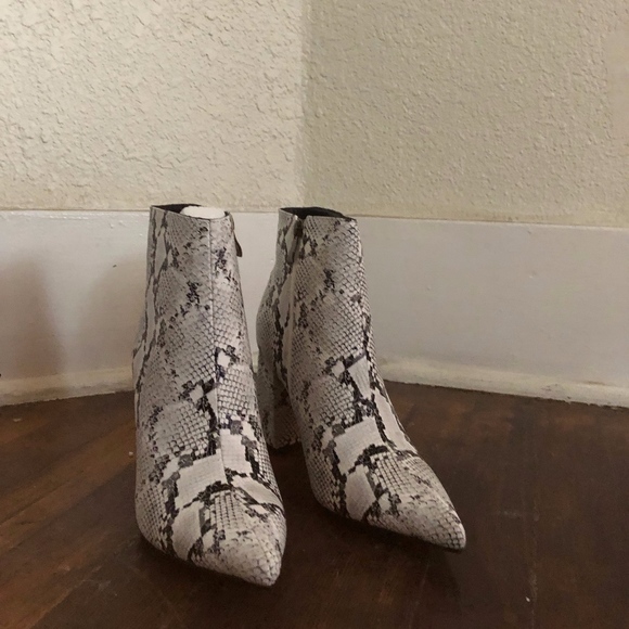 Therapy Snake Alloy Boot 